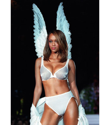Tyra Banks Almost Lost Victoria’s Secret Gig Because a Hairdresser Couldn’t Style Black Hair.