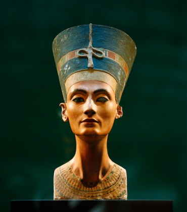 Archaeologist Claims to Have Found the Tomb of Nefertiti.